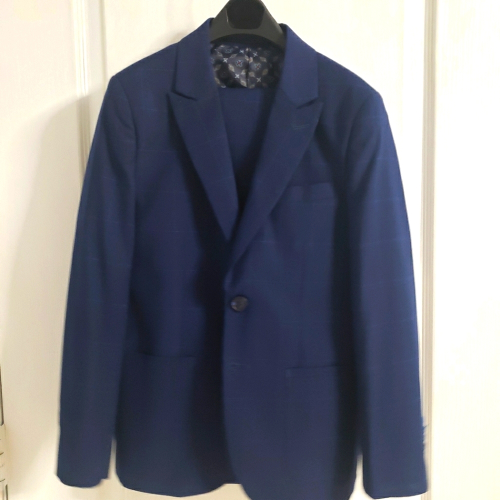 EUC Isaac Mizrahi boys navy blue 2pc suit